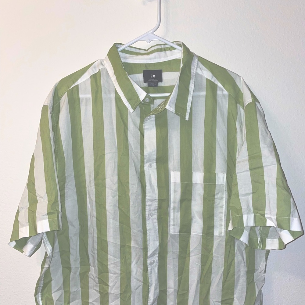 H&M XXL Green and White Casual Button Up Shirt
